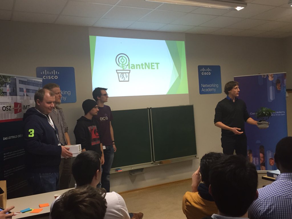 brauchekontext's tweet photo. Two more to go. Let's talk about plants with PlantNET. #CLHackathon #CLEur https://t.co/ju1qdiItld