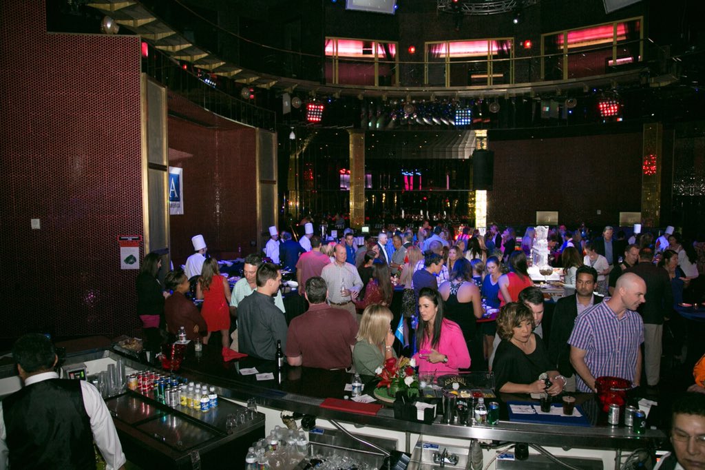 EpsonTour's tweet photo. Thanks @MorongoCasino @IOAUSA - awesome venue/party last night! 🎉🎉 3 days 'til season --> https://t.co/QNk34jnUOh https://t.co/eA0Zj0PuXe
