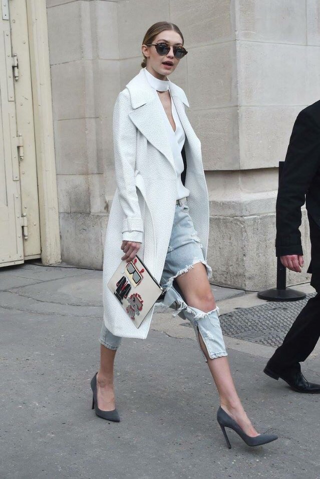 BreakInspi's tweet photo. They wear Karl! 🤖 @KarlLagerfeld @KendallJenner @GiGiHadid @micahgianneli #KarlRobot #breakinspiration https://t.co/cXjw8Hw38h