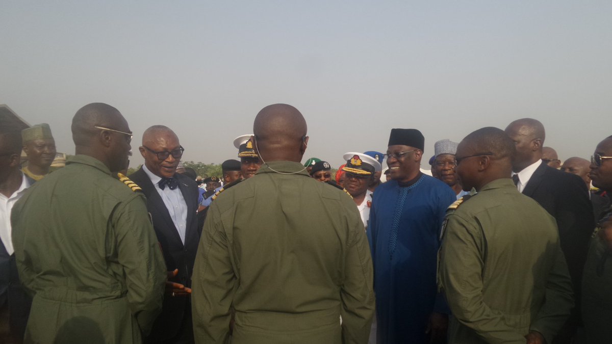 kaffyabdul's tweet photo. #IACIlorin Rector introduces Helicopter Pilots to @Governor_Ahmed. #Saymaigida @NewsKwara @omojuwa @babaidris090 https://t.co/VB2c3N0vzm