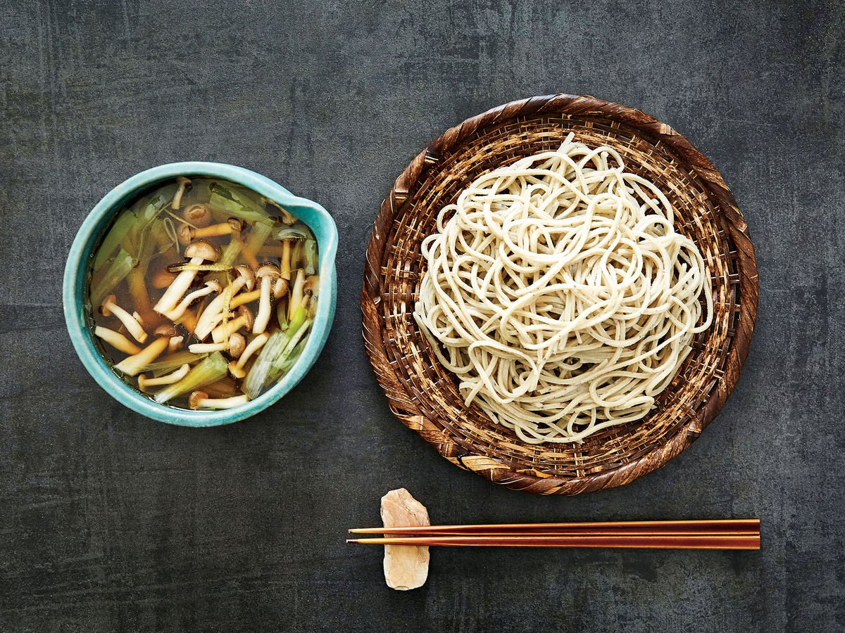 SAVEURMAG's tweet photo. Ramen? Great. But our hearts belong to soba. Here’s how to cook with it https://t.co/lyoQ0IXNzj https://t.co/f17UyNnbL6