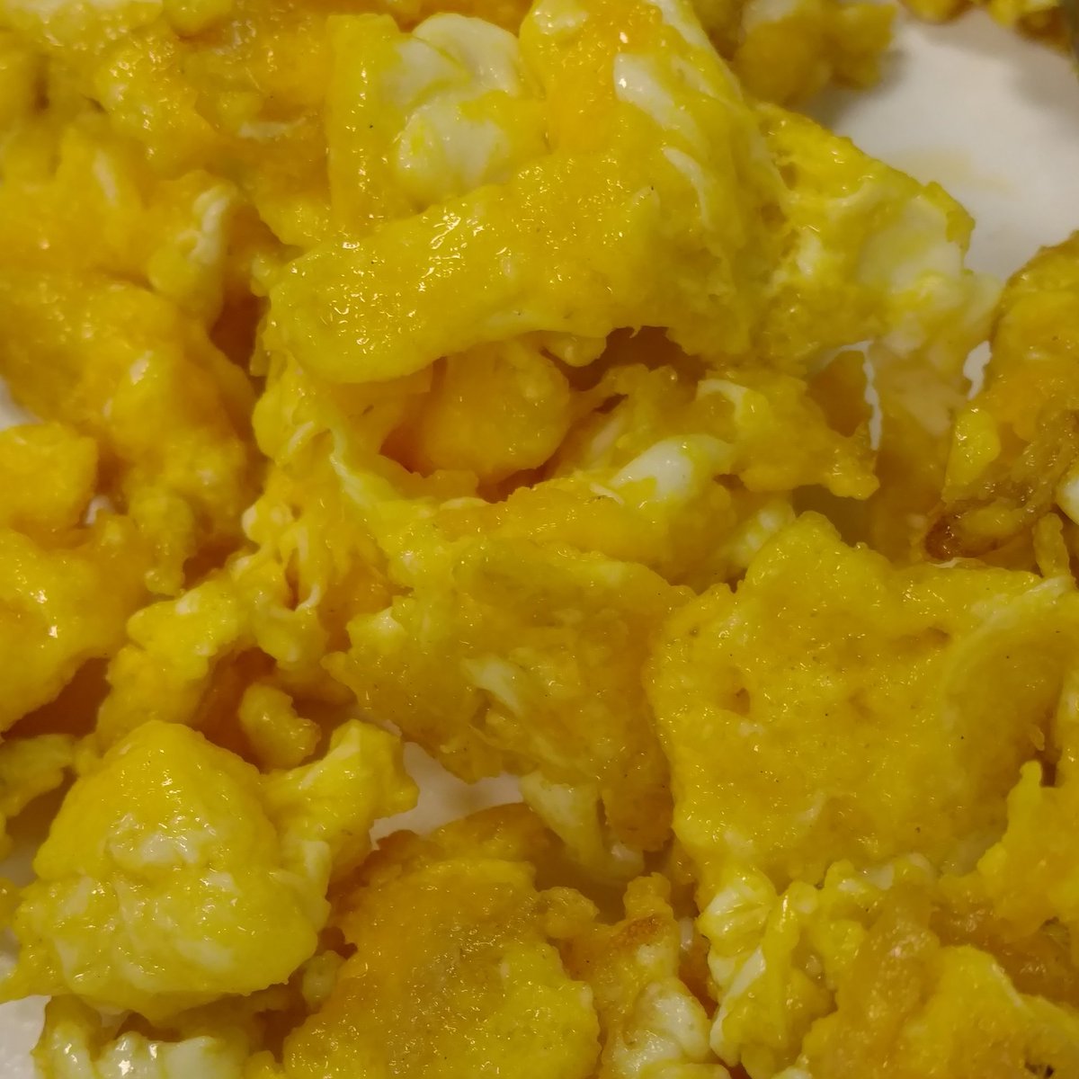 RoswellnessGA's tweet photo. Color of true pastured eggs #localeats #localfarms #organiccsa https://t.co/YjmgWX2y1l