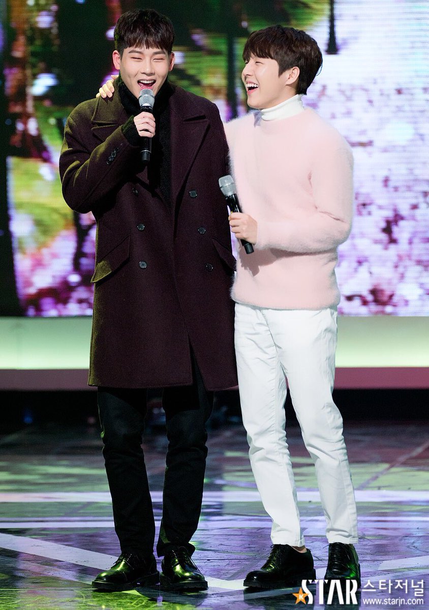 aquarius_ppo's tweet photo. สองคนนี้ตาไปไหนหว่า55555 #จูฮอน #ซึงอู https://t.co/E76QQ8TgMQ