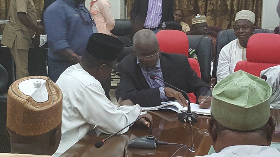 AMSACentre's tweet photo. Hon. Minister of Works, Power &amp; Housing, Mr. Babatunde Raji Fashola On A Working Visit to @NigerStateNG ... https://t.co/ehYjMGKtzi