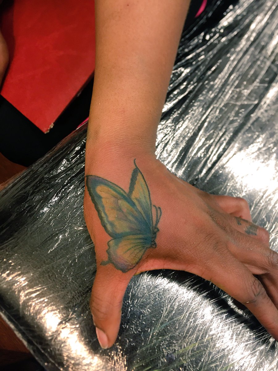 dakidd_ink's tweet photo. COVERUPGANG! WANT A TATTOO GONE! 👀🤔 #KIDDINKTATTOOS #VinchiART https://t.co/qPXA4bhyhQ