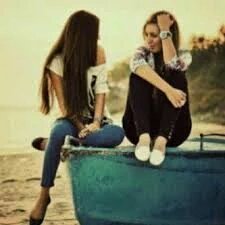 ree__ta_a's tweet photo. 🍀   الأصدقــاء الحقيقـــون
              يصعب إيجادهـــم
              يصعب تركهـــم
              ويستحيل نسيانهــم https://t.co/sqhYX9cNfy