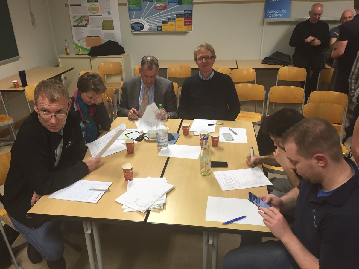 brauchekontext's tweet photo. Wow! Big ideas, great pitches. Now it's up to the jury. #CLHackathon #CLEur https://t.co/aVp6YoqJE6
