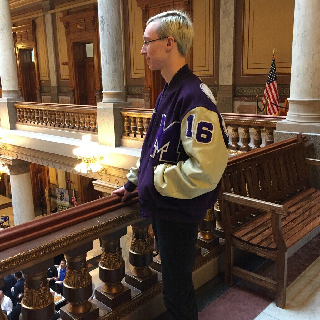 MuncieLiberty's tweet photo. Visit to Indy going well.  Happy to be representing the Libertarian Party here.  #TinderTruths https://t.co/pd10WdcoTK