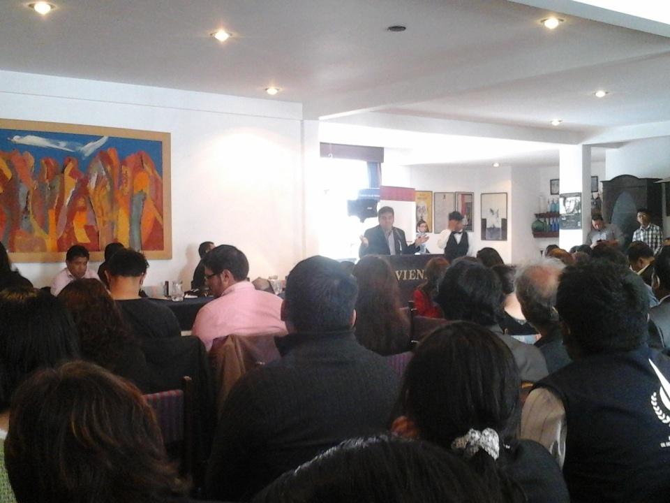 mauhuanca's tweet photo. @fundappac #LaPaz, @MarceloTedesqui habla sobre la Importancia d la #RedesSociales en la comunicación institucional https://t.co/yNA1i5RYOD