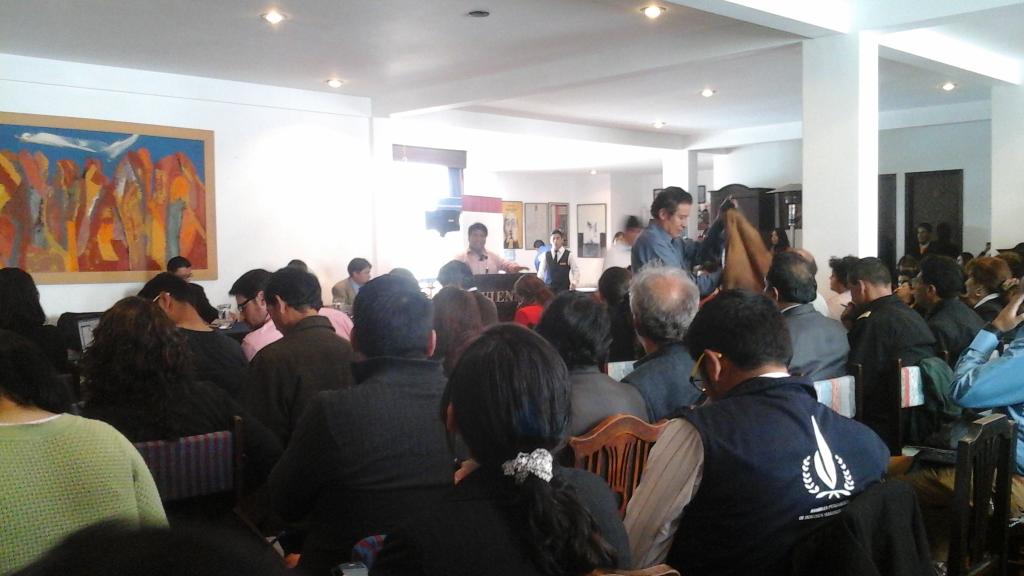 mauhuanca's tweet photo. @fundappac, @groveryapura explica sobre el "#PeriodismoDigital y la ciudadanía" https://t.co/KU0QWNT1A7
