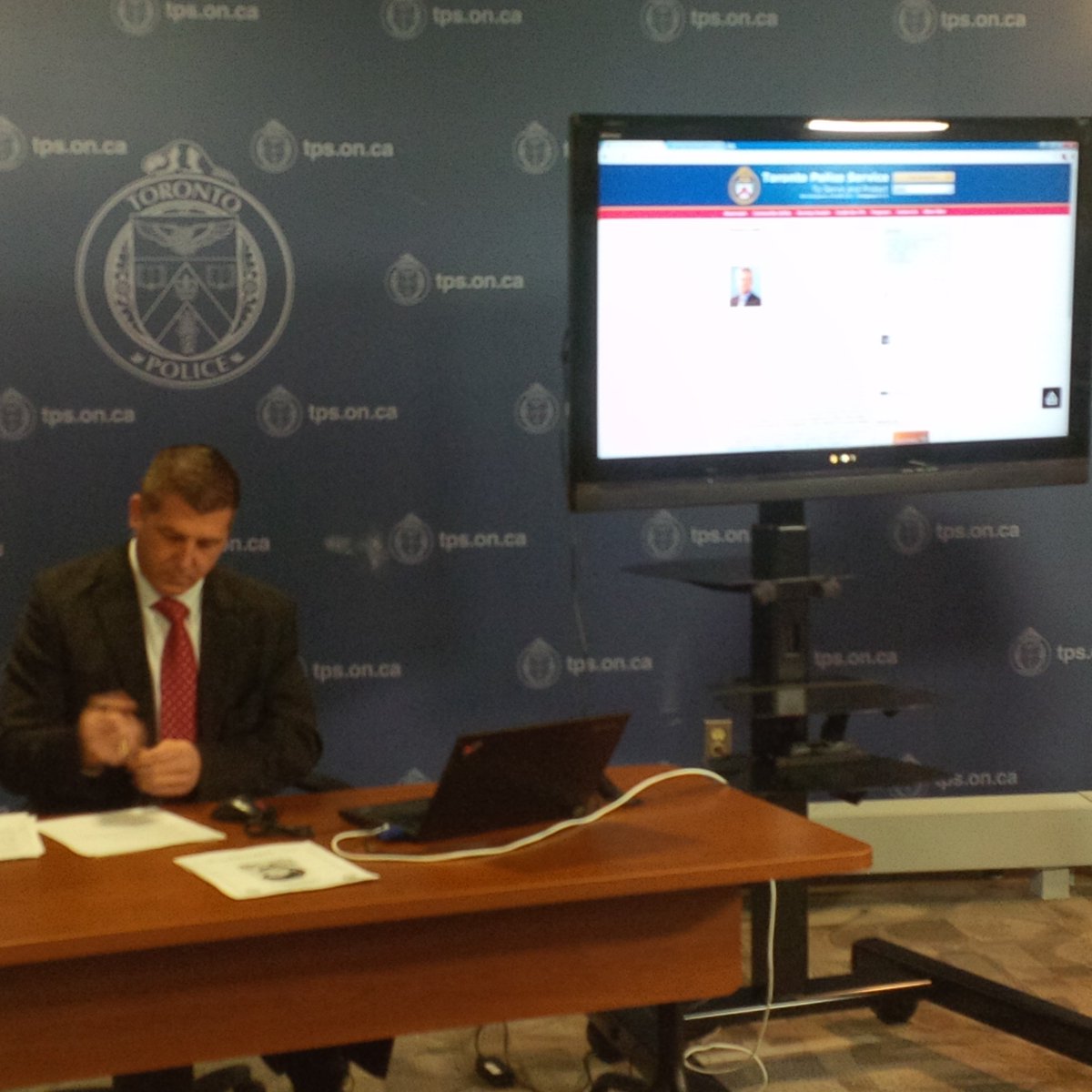 mrsmeaghangray's tweet photo. .@marksaunderstps launches @TPSHomicide #TPSColdCase website | check it out, maybe you have the info that could help https://t.co/kg5KCPbGpf