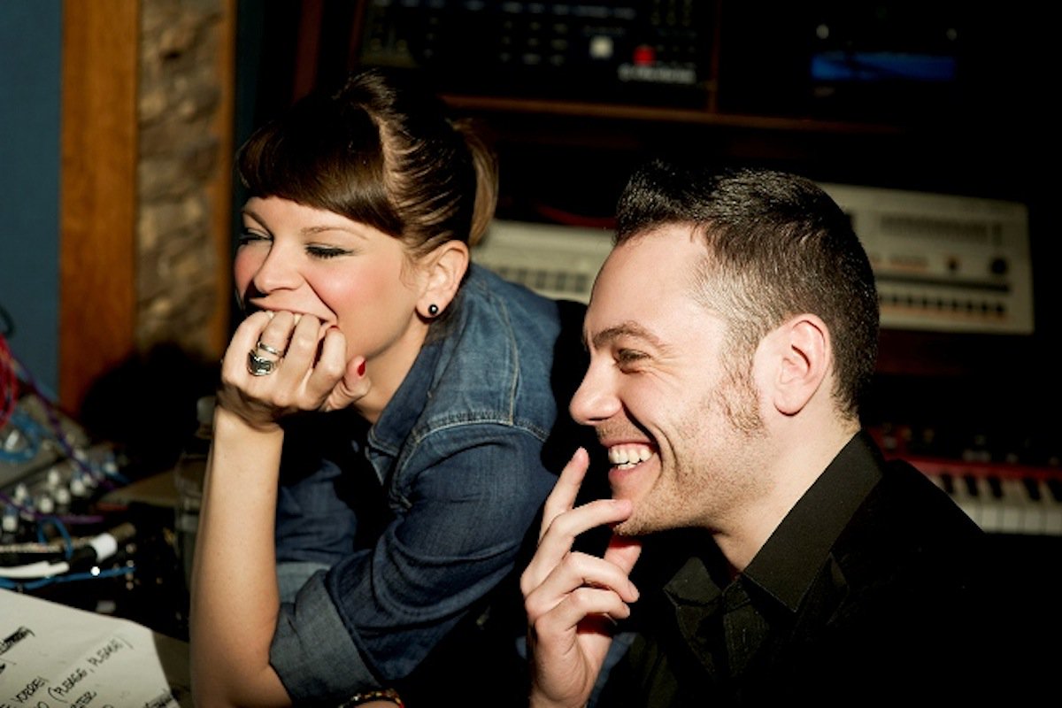 tvsorrisi's tweet photo. Quante grandi canzoni ha scritto @TizianoFerro... per gli altri? Riscopriamole insieme: https://t.co/aIY305ZwiM https://t.co/1hw7TgVxvO
