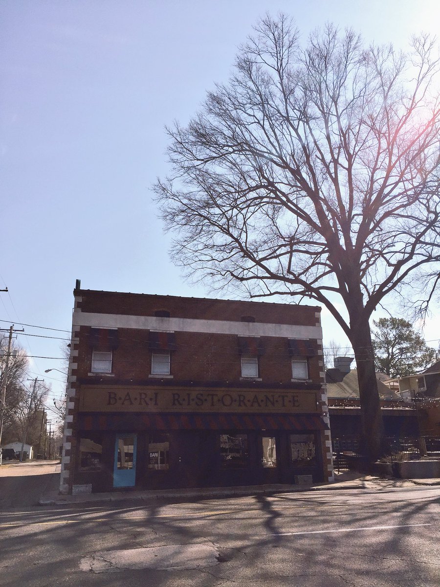 ilikefwords's tweet photo. Shout out to @BariRistorante for making me smile just because you are you. #ilovememphis https://t.co/4PJSwHCeK9