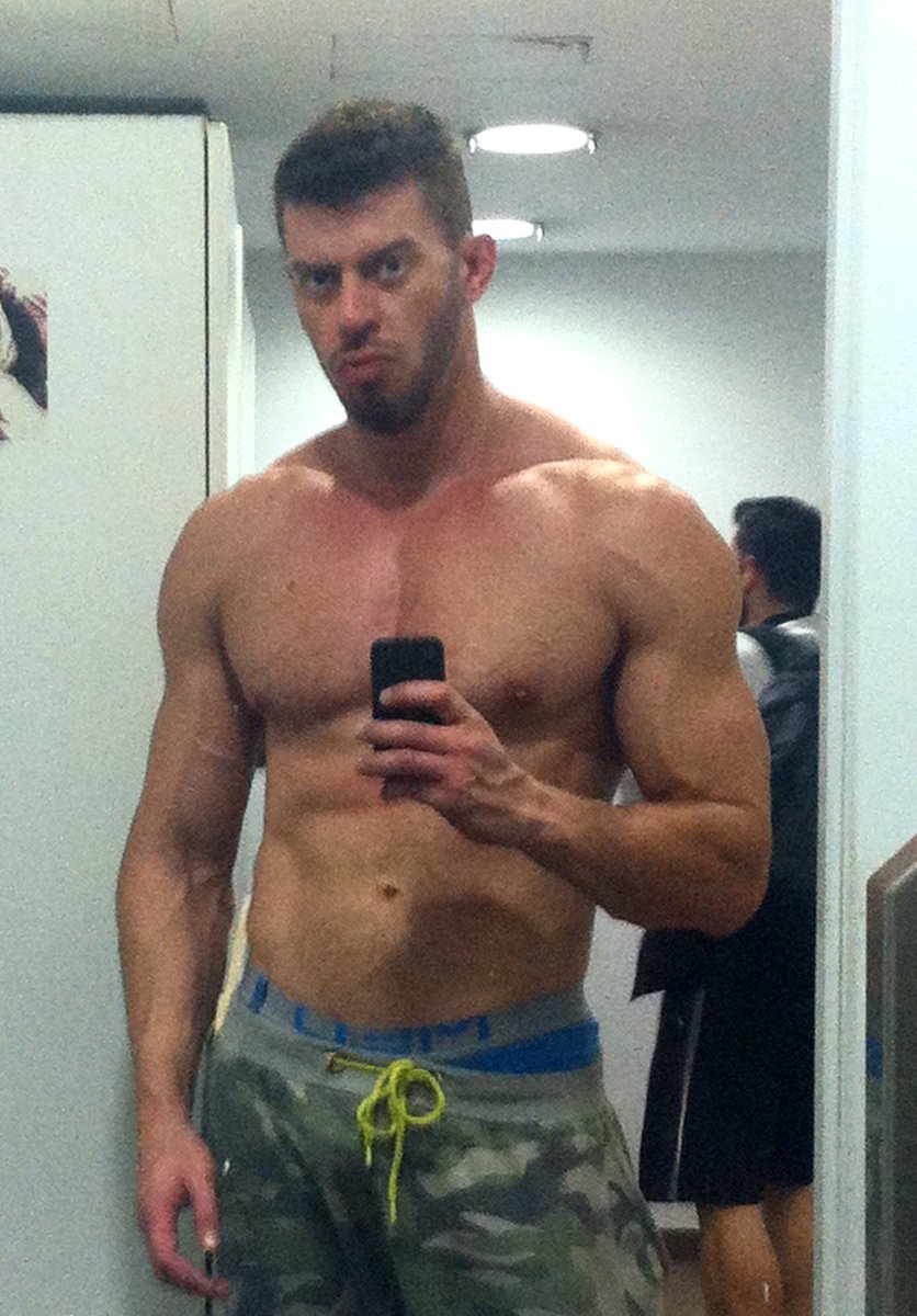 @QueerMeNow @LucasEnt @MichaelLucasNYC @musclesmoke xtube profile :musclesm...