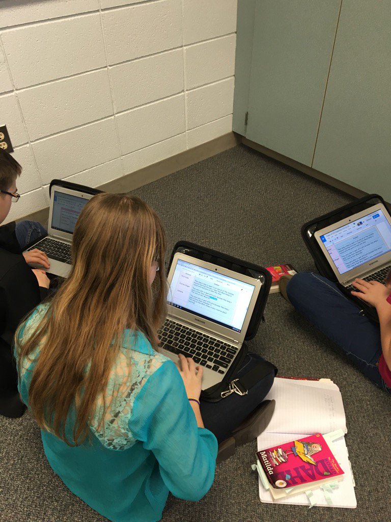 bknox4's tweet photo. Digital learning in my classroom means collaborating with group members using hyperdocs. #DLDay #msdsafari https://t.co/o6OBa7amvK