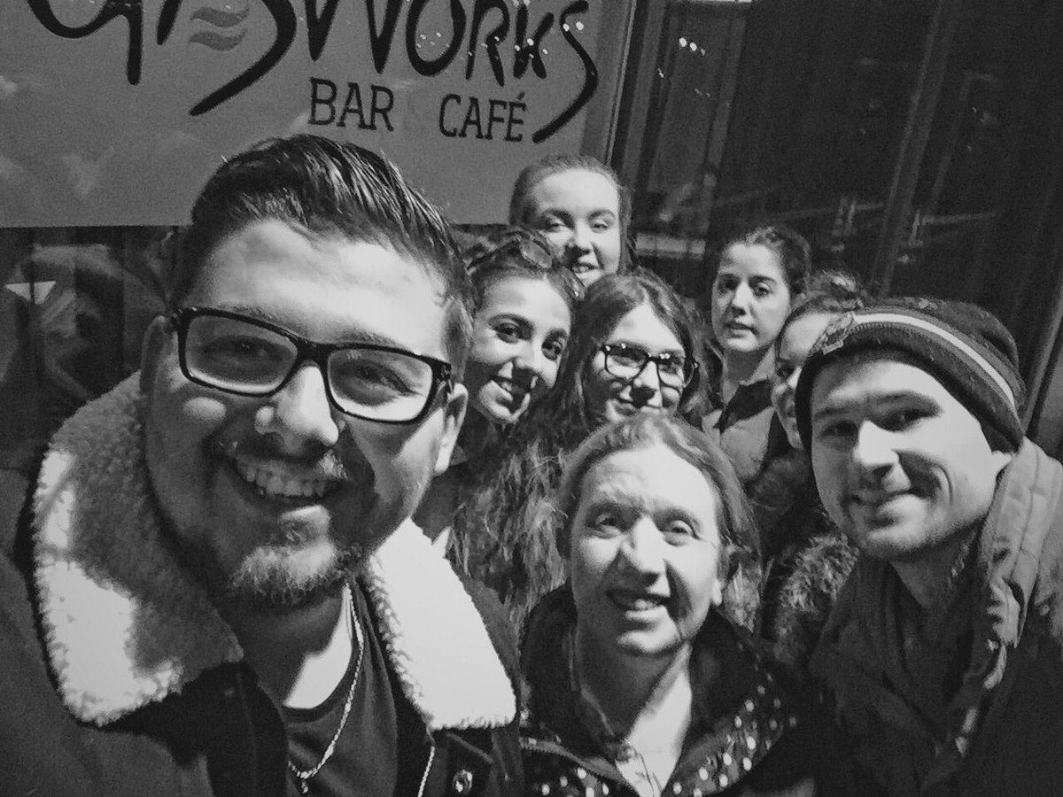 CheChesterman's tweet photo. Them dedicated fans! 🇮🇪✌🏻️ https://t.co/joHYOBiIgP