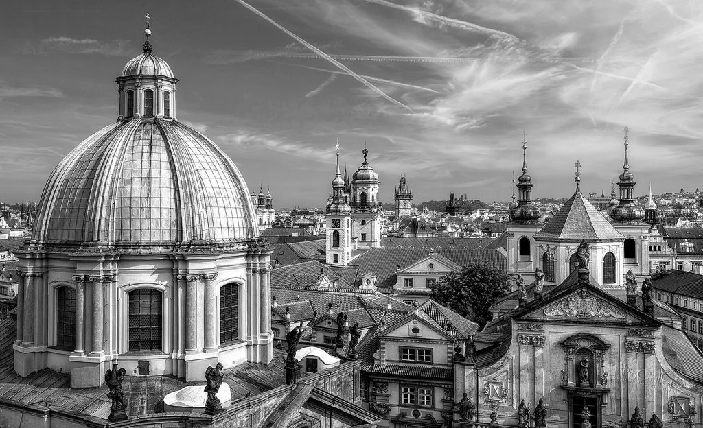 Prgaftbus's tweet photo. book online https://t.co/xm3DyE1dLq #Prague #conciergePrague #luxuryguide #Praguetravel #praguebusisess #Praguelife https://t.co/mGWz1odVvA