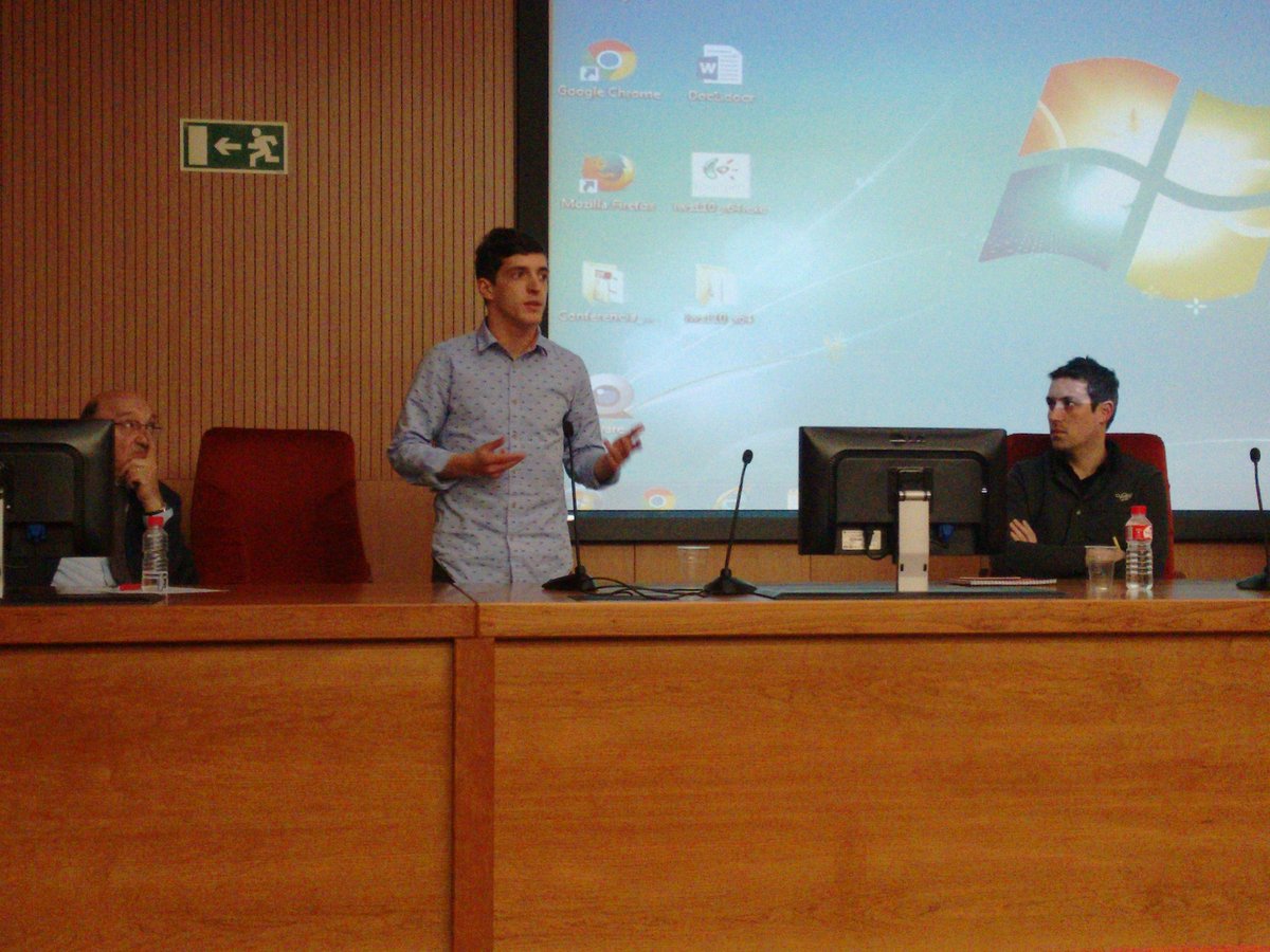 emprendecise's tweet photo. Escuchando a José contando su experiencia en el #e2CISE en #ENEIC2016 https://t.co/YwOEKxHo3T