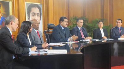 Anuncia Maduro incremento al precio de la gasolina - Cbc3DH8UsAAjEnW