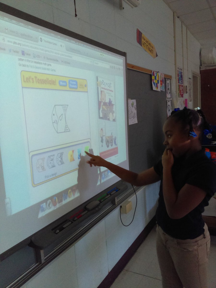 LCCA302Graphics's tweet photo. Mrs. Donnell's class created tessellations today on the whiteboard! They had so much fun :0) #LCSSDLD16 #WPE #TEAM https://t.co/qlgDxKj6hx