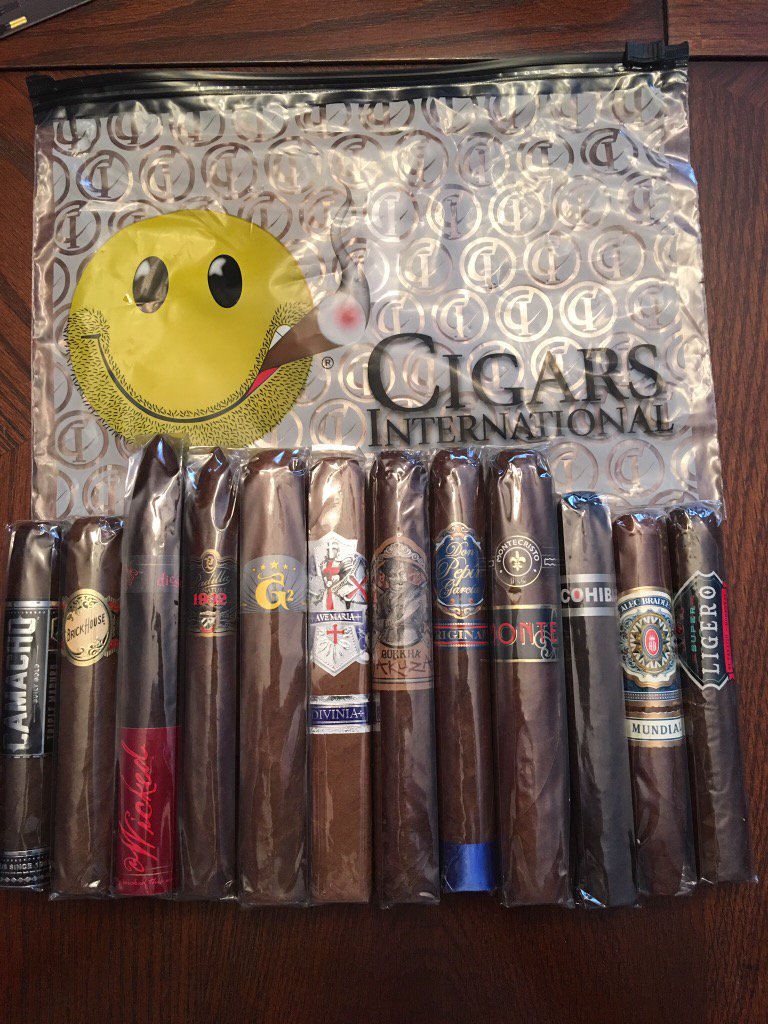 ErnieLarge62's tweet photo. Look what my loving wife got me for Valentines Day. I got my dozen today from CI. Which one to smoke first https://t.co/RWgiZka1rU