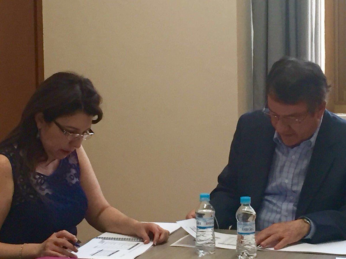 carmen_ta's tweet photo. Hoy presentamos avances de #PMxC en #Jalisco a @hectorperezpart de @SEPAFJalisco. Un gusto! https://t.co/vxqUqO3ORH