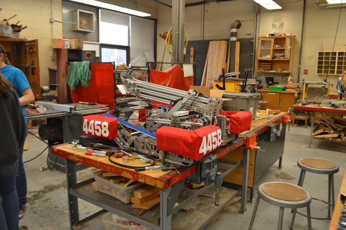 Infernobotix's tweet photo. Bumpers on and ready to go!! #infernobotix #6days #FIRST #omgrobots #team4458 #FIRSTstronghold #FIRSTrobotics #FRC https://t.co/uFb1WlmM6e