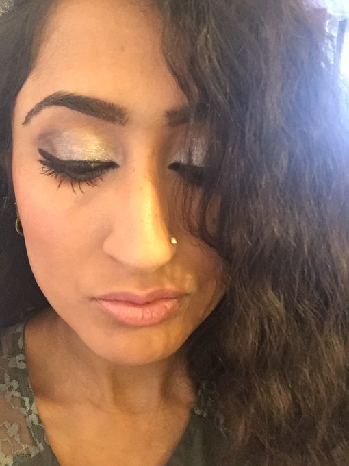 Make up, being a busy mum won't stop me! https://t.co/hhfKPHqPDF<a href="/tag/zayn"class="tags"><span>#zayn</span></a><a href="/tag/curryscentedbitch"class="tags"><span>#curryscentedbitch</span></a>