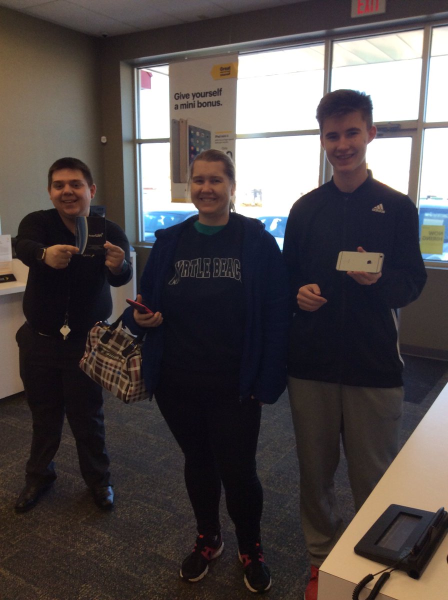 SprintWorcester's tweet image. Another happy Worcester customer!  Mobile internet for her new car! @stevenchivallat @greigsprint @sprintbynexgen