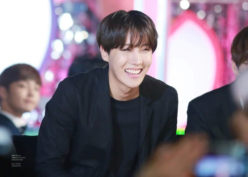 Когда вернется хосок из бтс. Джей хоуп бтс. Хосок из bts. Джей хоуп бтс. Чон хосок 2022.