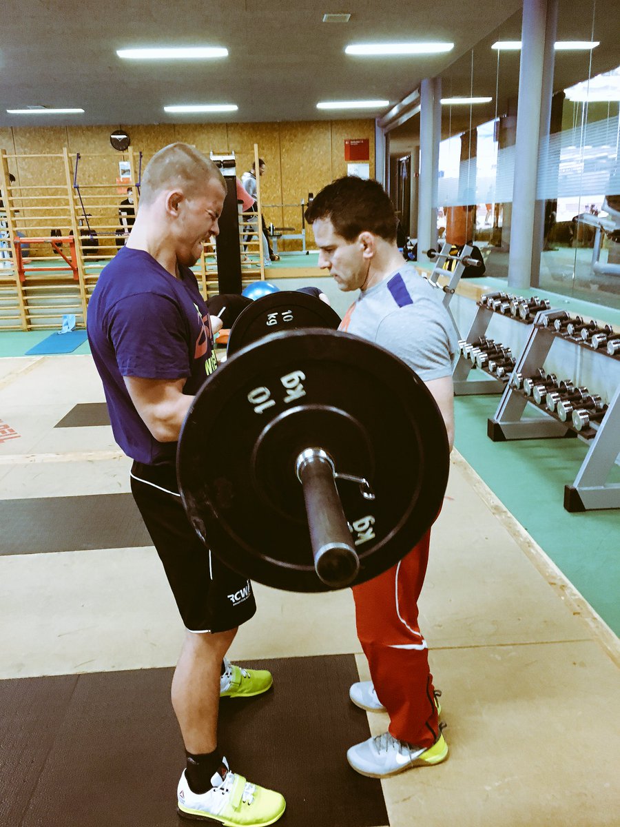 stifi_r's tweet photo. Train to win 💪💪 #SpiSpoRS #macolin #coachfeyer #teamstifi #axan https://t.co/aBB4vm8ehr
