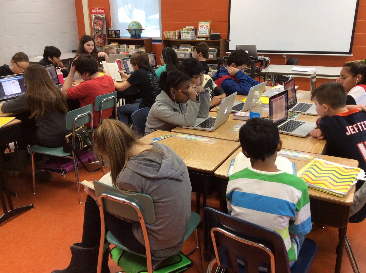 nicoletm5th's tweet photo. Digital readers #62learns #62ICS https://t.co/7SlS3swebp