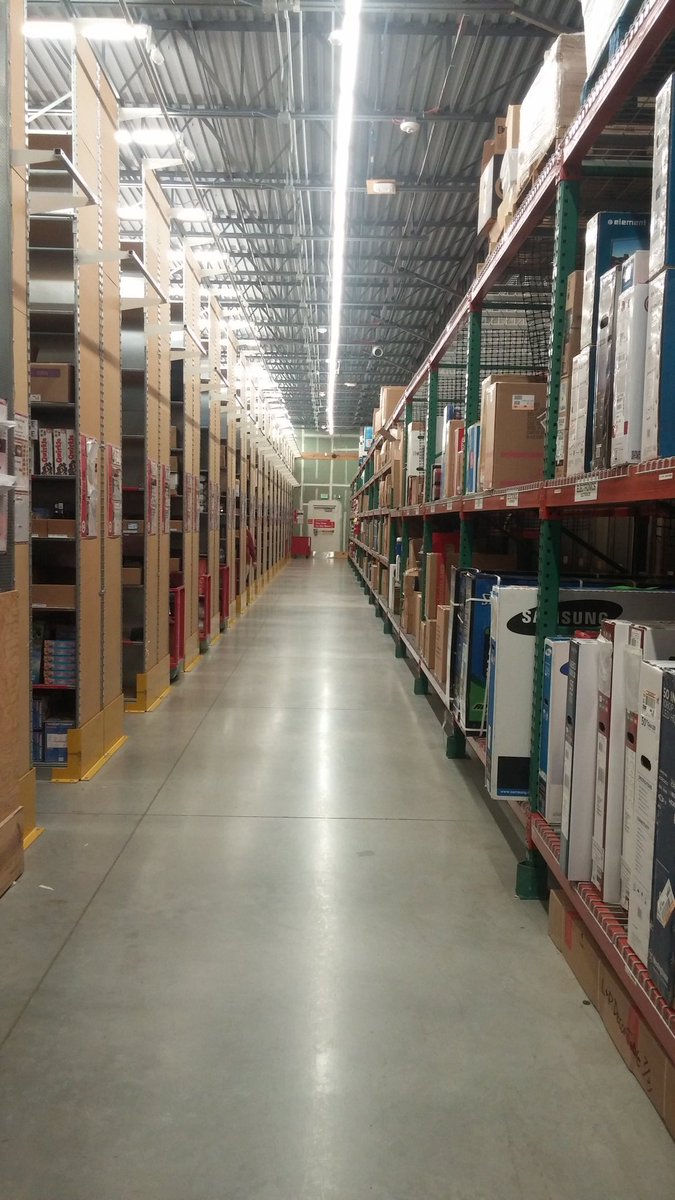 A clean backroom is what you get when these two combine forces! #allwedoiswin #TLbench  <a href="/DerinBriggs/">Derin</a>