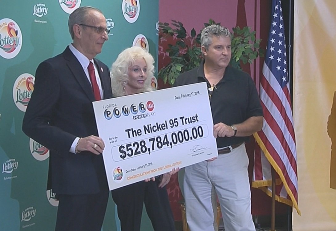 #BREAKING Here they are, the Fla. winners of the $1.6 billion #Powerball jackpot WATCH LIVE bit.ly/1opaJo0?utm_me… https://t.co/hmLj3l7E0L