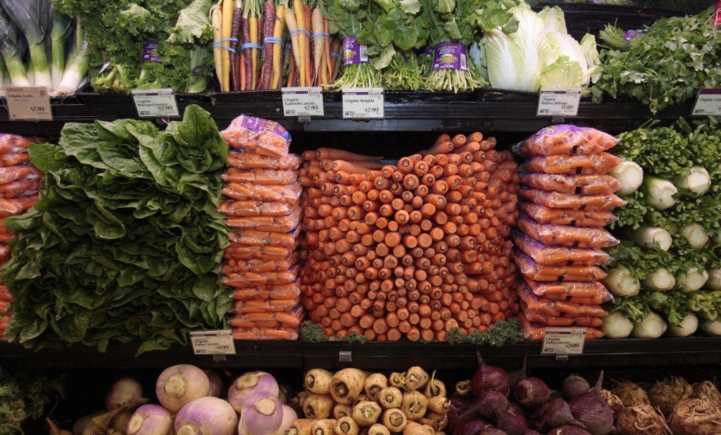 CivilEats's tweet image. Will shoppers on food stamps pick up fresher foods? to.pbs.org/1U8kwLs @NewsHour @thefoodtrust