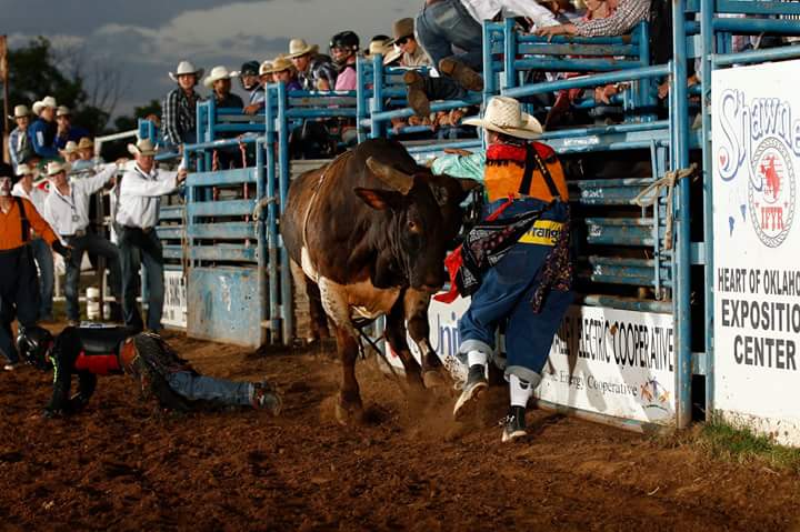 mark_weber1105's tweet photo. Honored to be working @IFYRShawnee again this year for 5th consecutive year! #bullfighter #rodeoroad2016 #IFYR https://t.co/SvzYKaiNdV