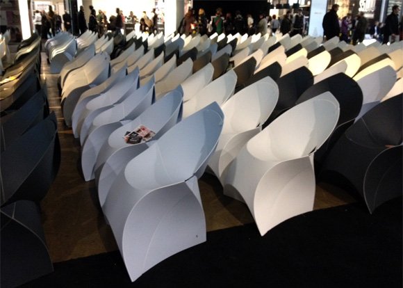 RealJohnRice's tweet image. almost 1/3rd OFF Flux Pure White folding chair - don't miss out on this fantastic offer ow.ly/TXlca