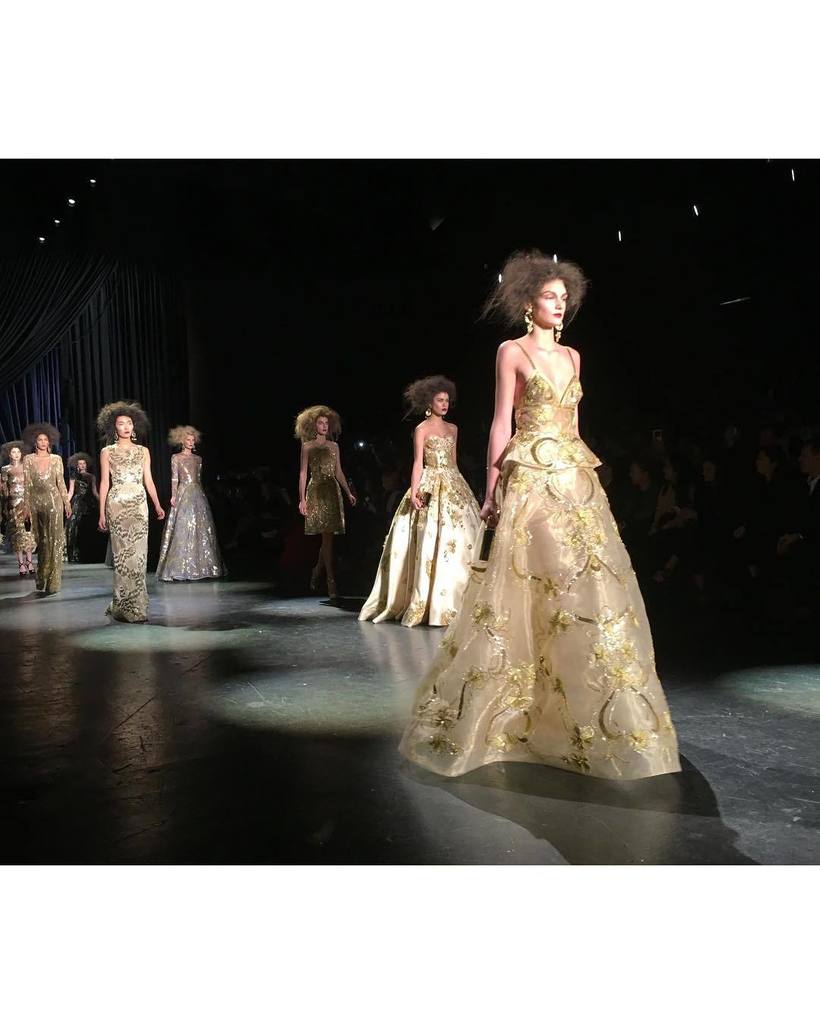 NYPfashion's tweet photo. golden girls @naeemkhannyc 🏆🏆🏆 #nyfw #poststyle #fw2016 |📸 credit @anahitaglitters https://t.co/wgcxG62hDV https://t.co/gozGqwSyWh
