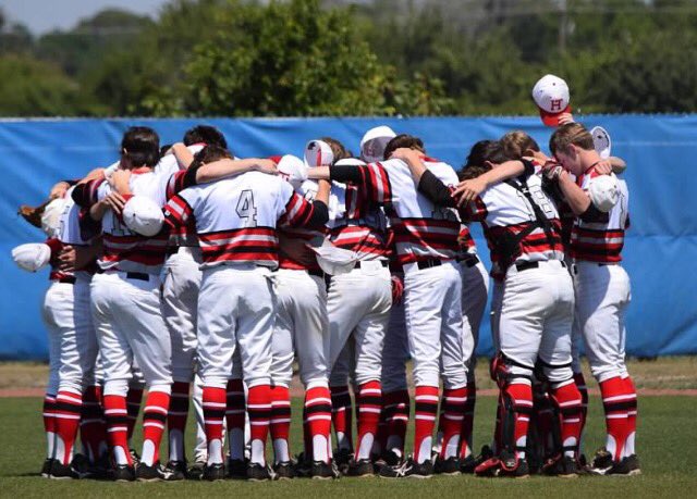 dylan_mcc3's tweet photo. good luck to my boys today! y'all gunna kill it this season! can't wait to be back in the ville to see y'all play! https://t.co/ueZZf45hdz