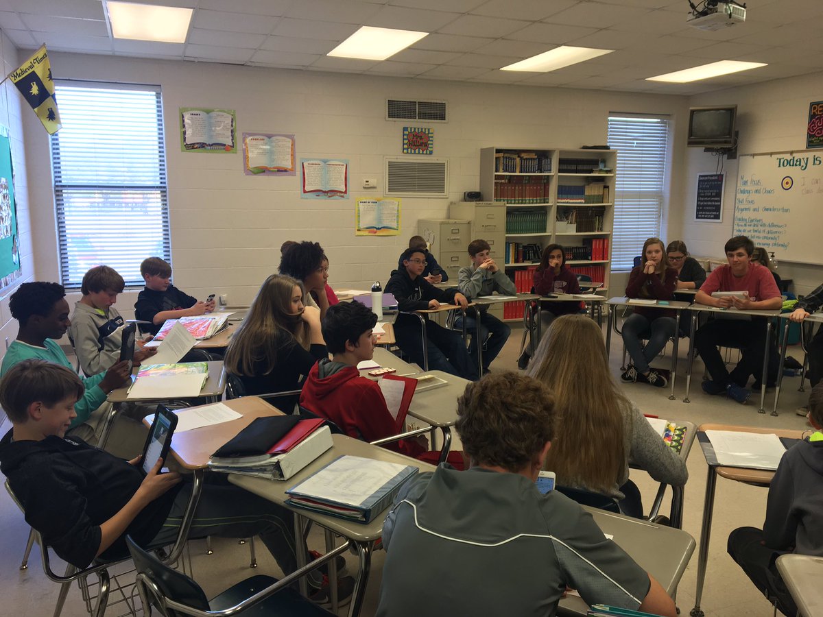 AWilliamsDJHS's tweet photo. Feverishly tweeting their thoughts...#ECSLearn #williamsdjhs #djhlearn https://t.co/KUbXZPjf4V