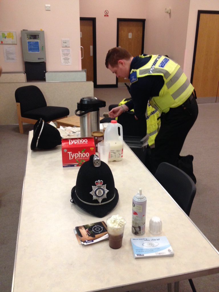 SouthCambsCops's tweet photo. Tea pot #1 serving hot choc on a rainy evening in #fiction #ophunter https://t.co/vAcY4lEaBo