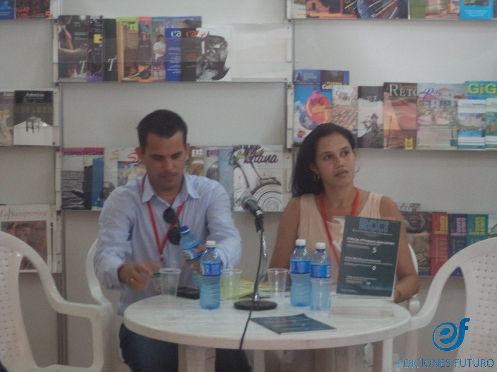 EditorialUCI's tweet photo. #LaFoto | Lanzamiento RCCI Electrónica ed. 1 vol.10 en #StandUCI en #FILCuba2016  cc @universidad_uci https://t.co/JJiva8VQ8d