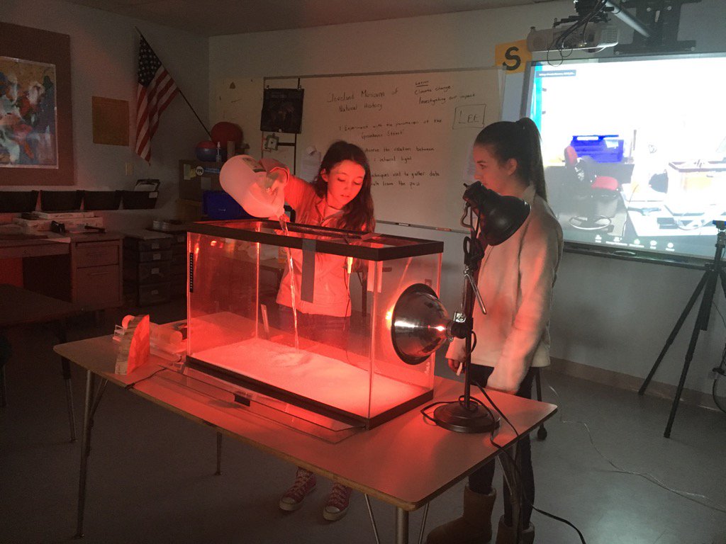 cpalmer0608's tweet photo. 7th grade studying the #GreenHouseEffect w/@cilcorg  #sustainability #bfairfax #fwsu #floatingbubbles #globalwarming https://t.co/ZWap4pZWXb