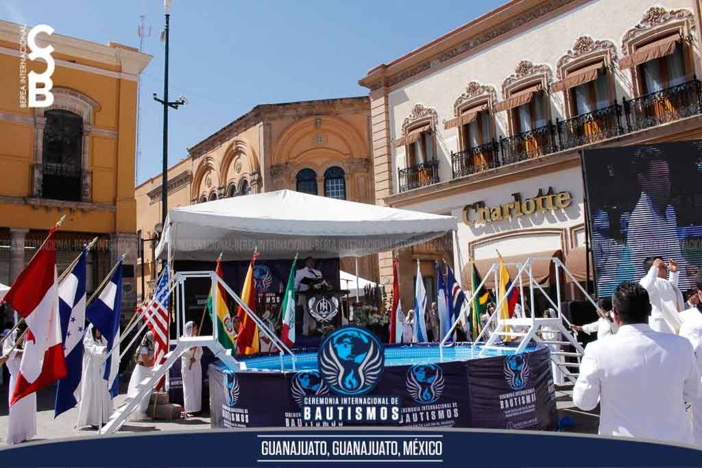 BereaInter's tweet photo. Ceremonia Internacional de Bautismos

León, Guanajuato, México

#LdmBautismos
#SoyLuzdelMundo 
#BereaInternacional https://t.co/1KdU4f3l1W