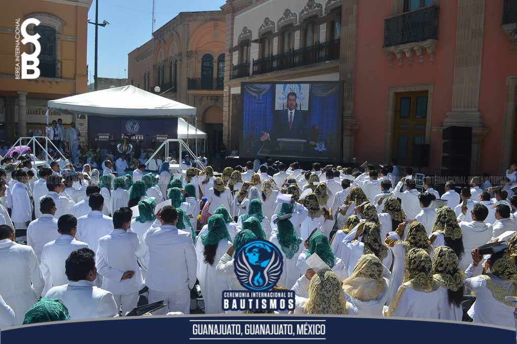 BereaInter's tweet photo. Ceremonia Internacional de Bautismos

León, Guanajuato, México

#LdmBautismos
#SoyLuzdelMundo 
#BereaInternacional https://t.co/5eFxo0XyzK