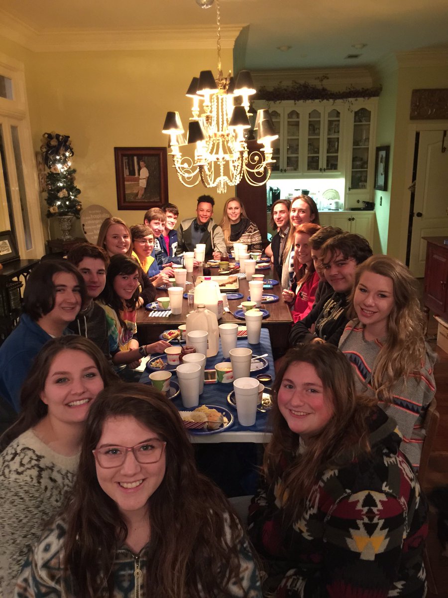 rBash2015's tweet photo. @BoltonBruin2016 Jr's New Years Eve Party at Trent Guillot's house https://t.co/Af76pSET8G