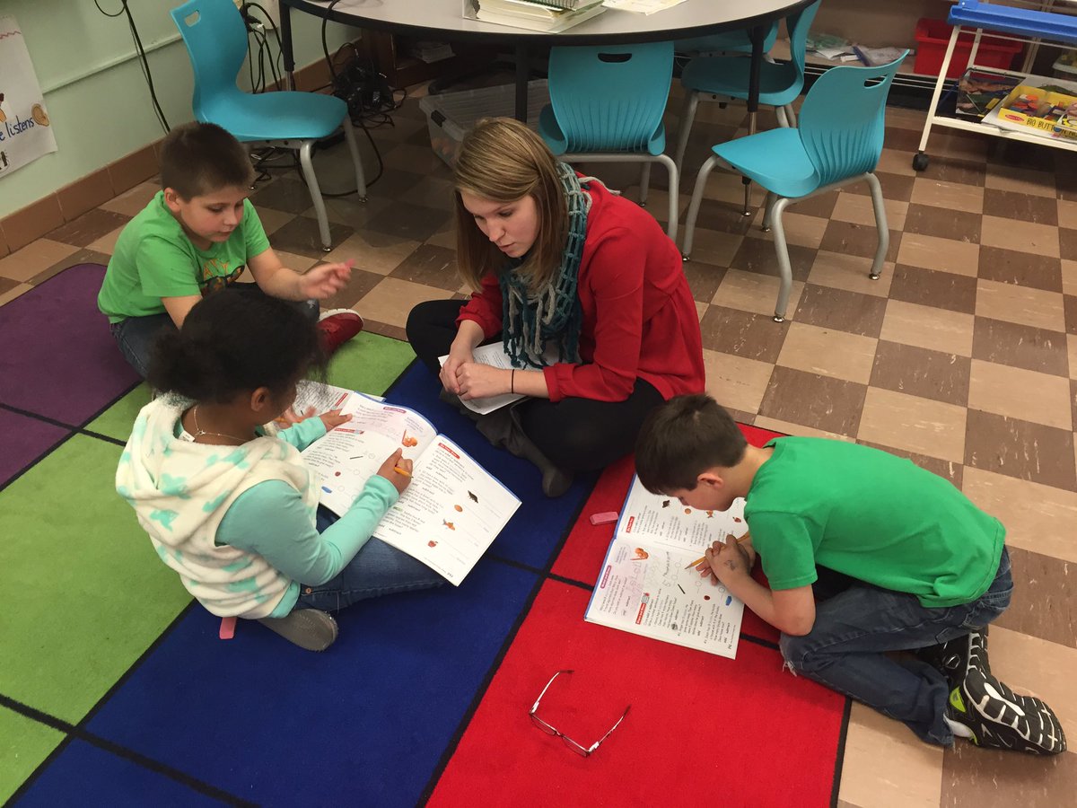 MrsNicholCoach's tweet photo. @WalkersKinders 1st graders know their #routinesandprocedures for math workshop to #practiceanddeepen knowledge! https://t.co/4Pl6A6Rs2H