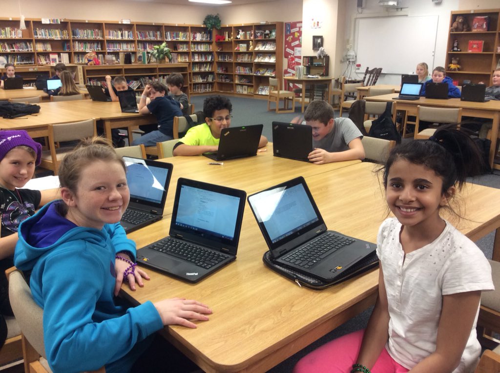 ENSC_TechCoach's tweet photo. Students @RomeCitySchool type up their short stories for the Kleiman Competition #WhyITech #StopDropnTweet #DLDay https://t.co/6tIUIDsaDJ