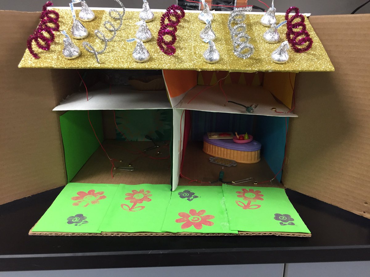 MrTomGoZeps's tweet image. Awesome house wiring projects! Very proud of all of my physical science students! #pjhscience