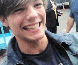 barentniall's tweet photo. @WW1DUpdates #Directioners #BestFanArmy #iHeartAwards https://t.co/mNmeAMUFdb